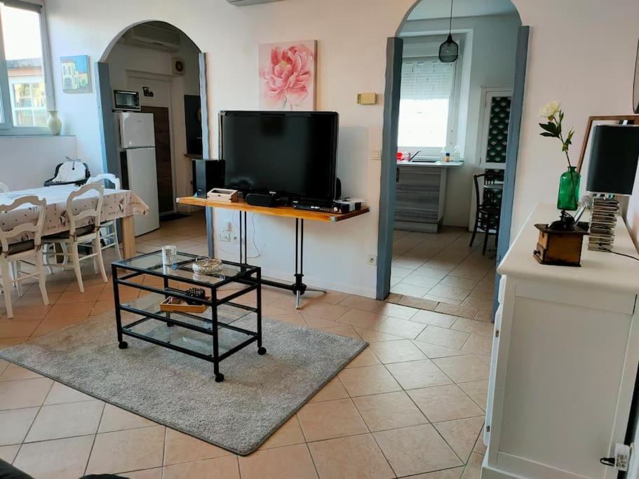 Meuble 3 Etoiles Dans Un Petit Village Du Gers Villecomtal-Sur-Arros Exteriér fotografie