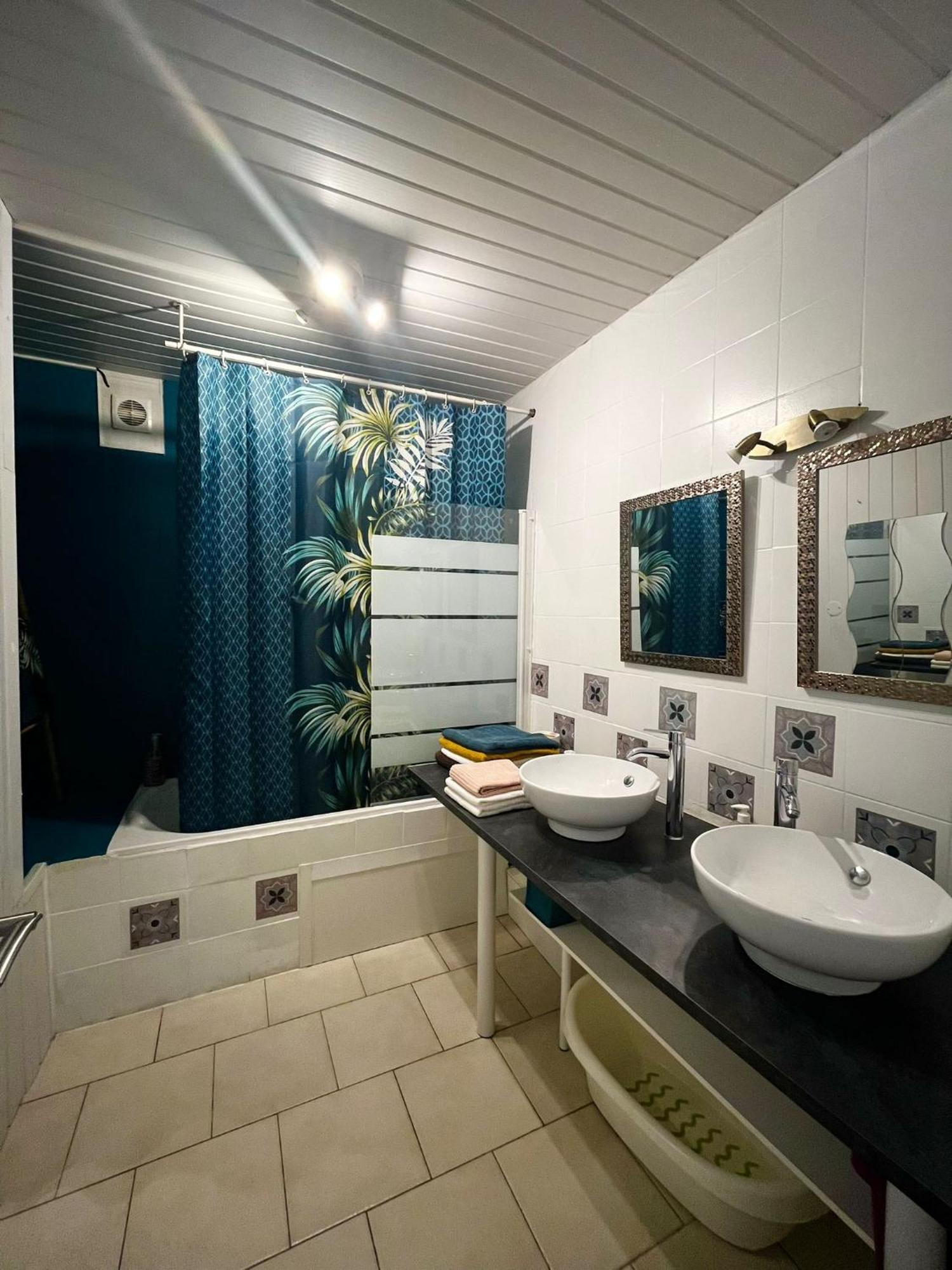 Meuble 3 Etoiles Dans Un Petit Village Du Gers Villecomtal-Sur-Arros Exteriér fotografie