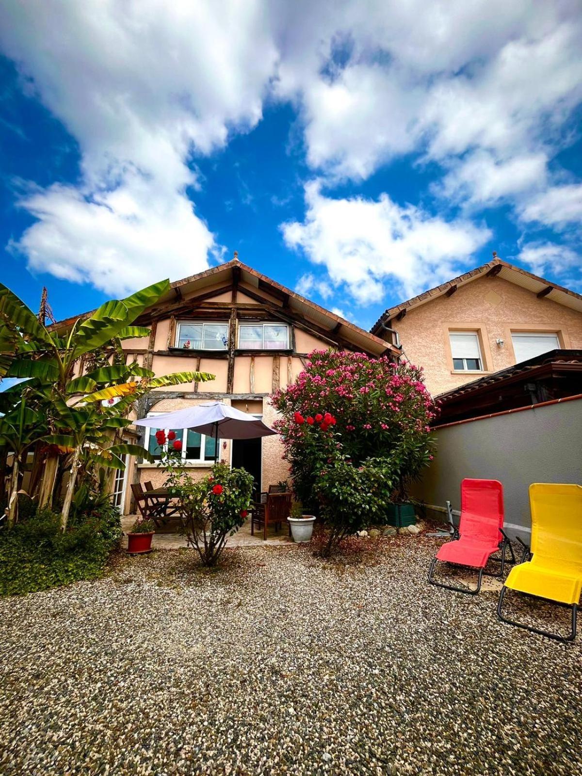 Meuble 3 Etoiles Dans Un Petit Village Du Gers Villecomtal-Sur-Arros Exteriér fotografie